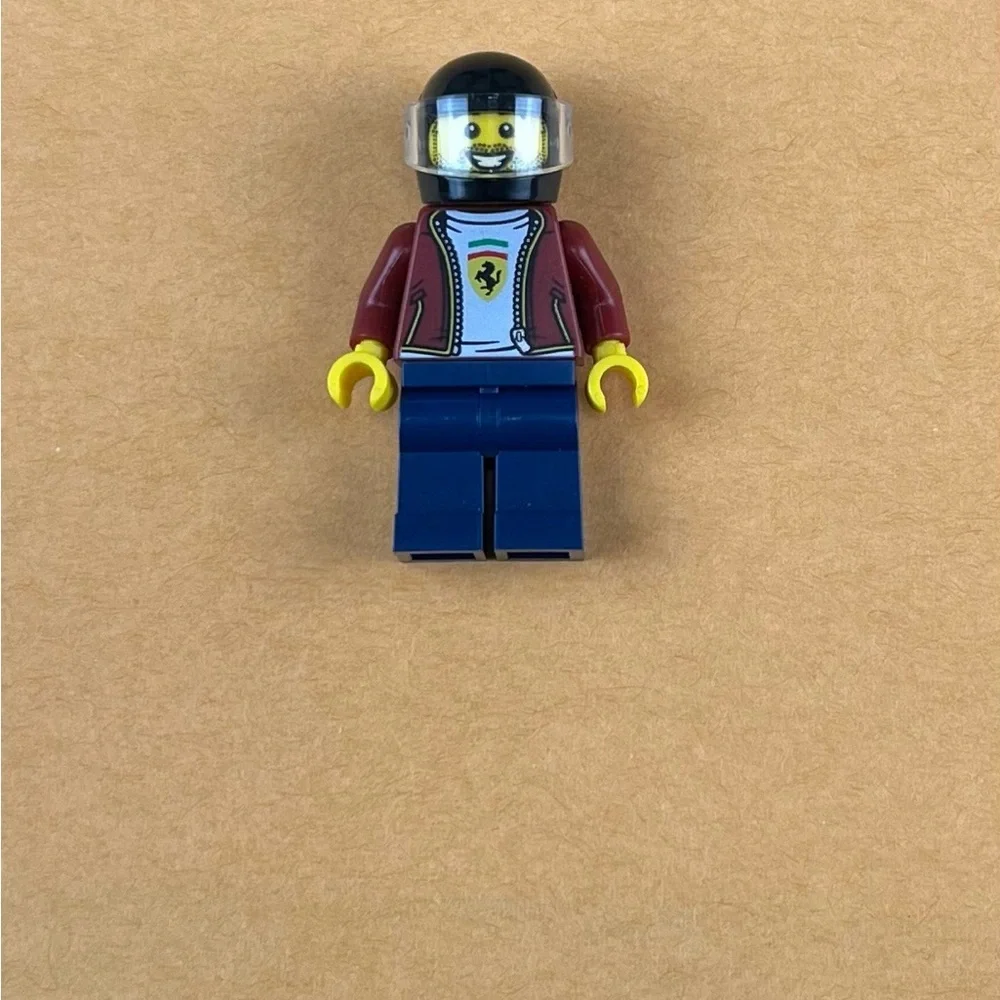 LEGO Speed Champions Ferrari F8 Tributo Driver Minifigure sc082 2